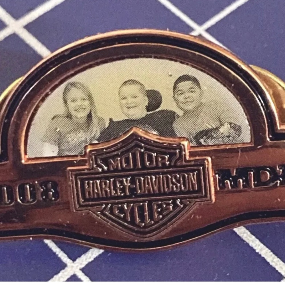 Harley Davidson Pin Donates to charit “2008 MDA” Vest & Jacket Pin . -MDA PIN-